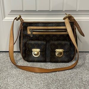 Louis Vuitton Hudson Gm